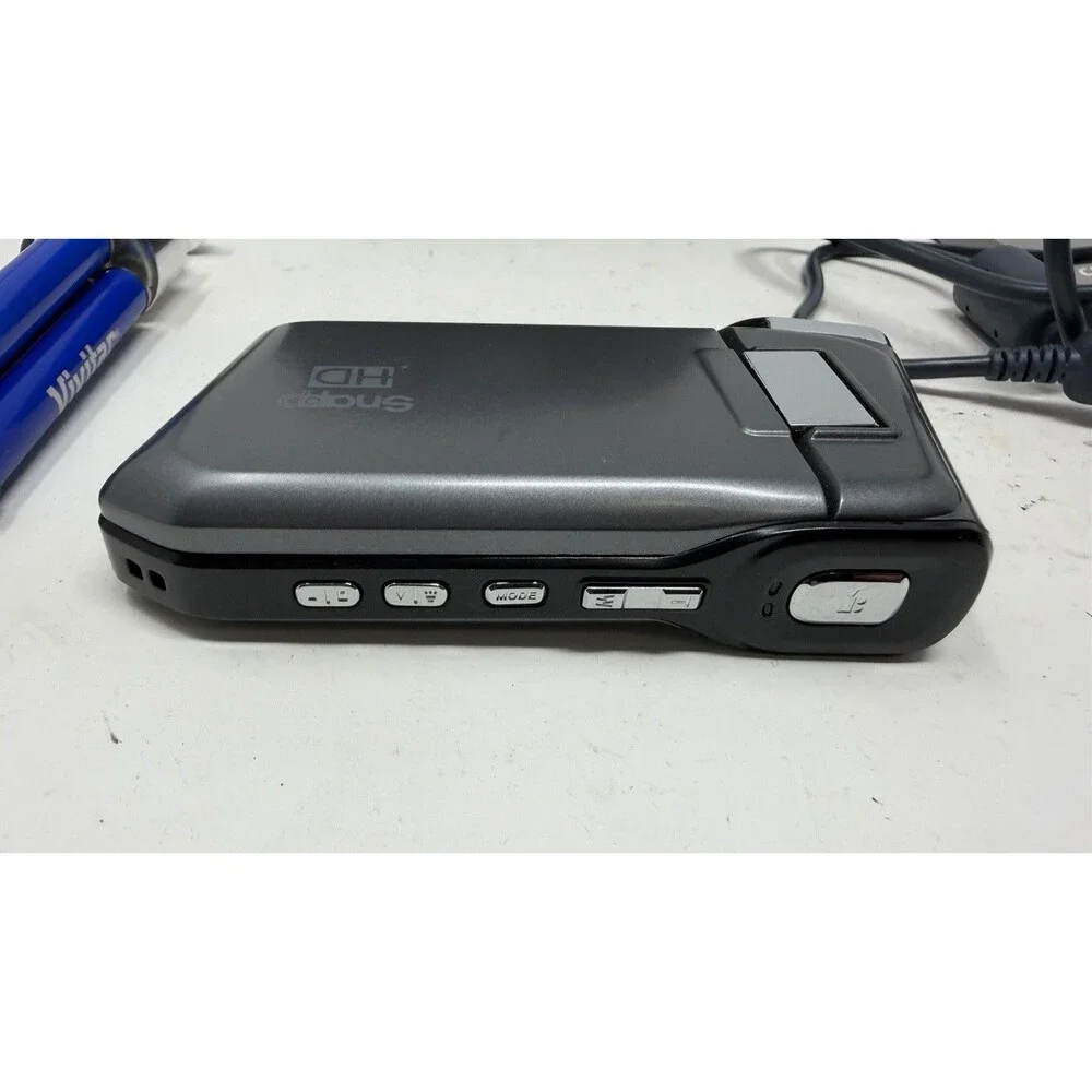 Coby Snapp Camcorder CAM5005 5MP With Case